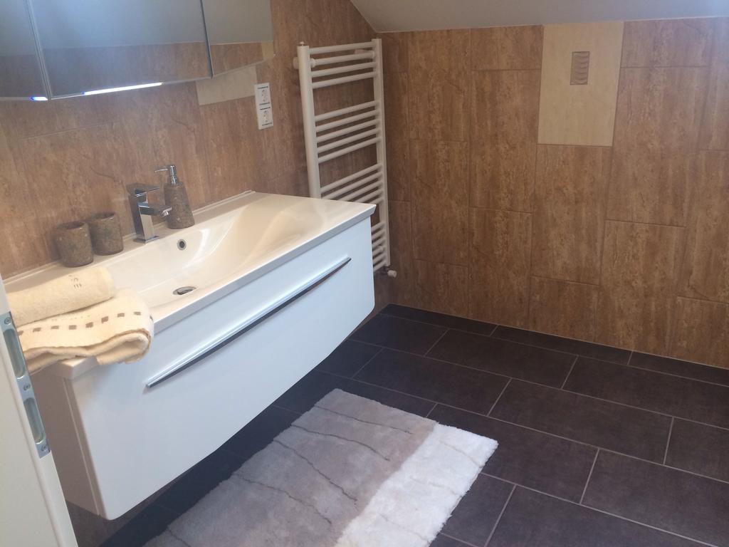 Leiner Apartman Hévíz Стая снимка