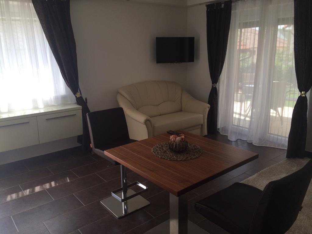 Leiner Apartman Hévíz Стая снимка