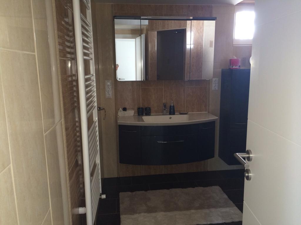 Leiner Apartman Hévíz Стая снимка